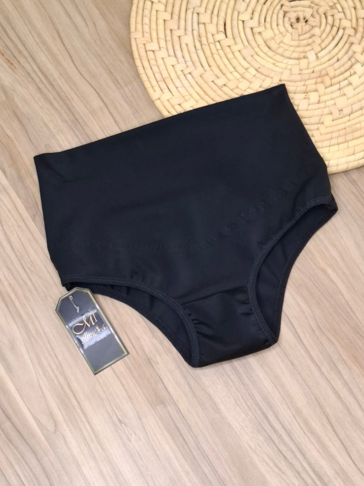 Calcinha modeladora com barbatanas / modelo tanga